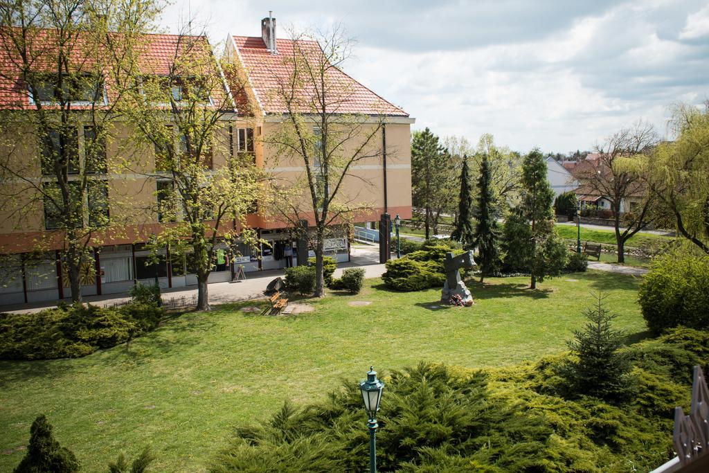Titan Apartman Gyula Exterior foto